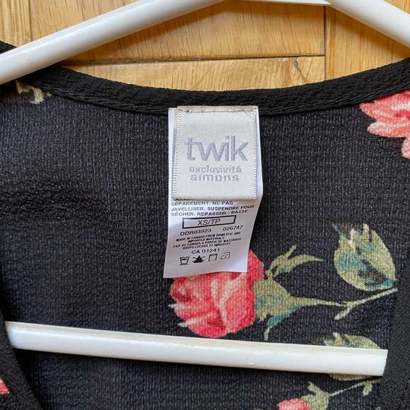 NWOT Simons twik floral wrap dress - Picture 3 of 3